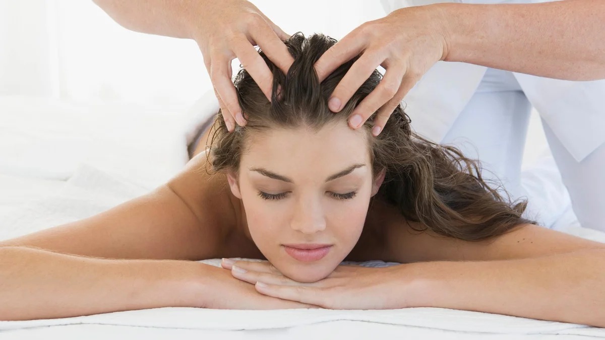 Как делают массаж головы