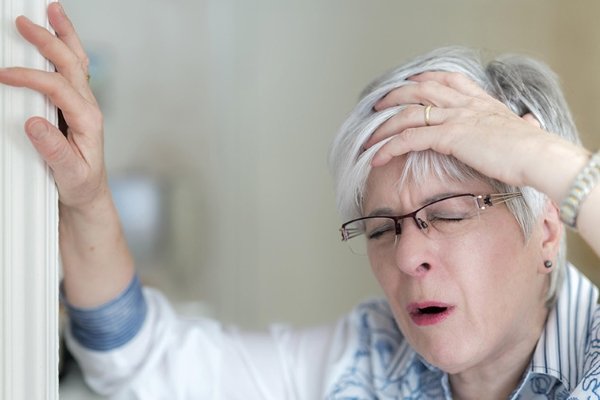 симптомы инсульта у женщин