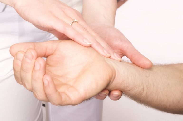 Измерять пульс