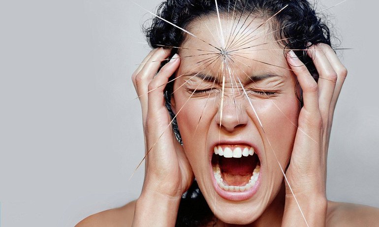 Постоянное недосыпание и стрессовые состояния,