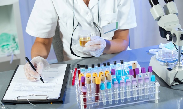 Как проявляется желтуха у новорожденных