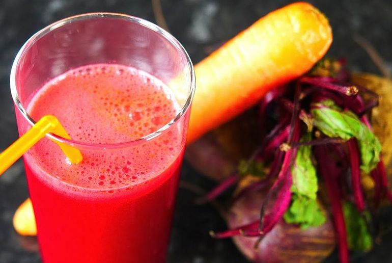 Смесь морковного и свекольного сока