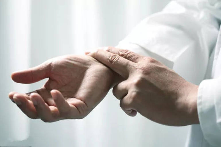 К вечеру у человека обычно пульс возрастает.